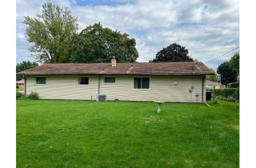 1237 N Lexington Drive, Janesville, WI 53545