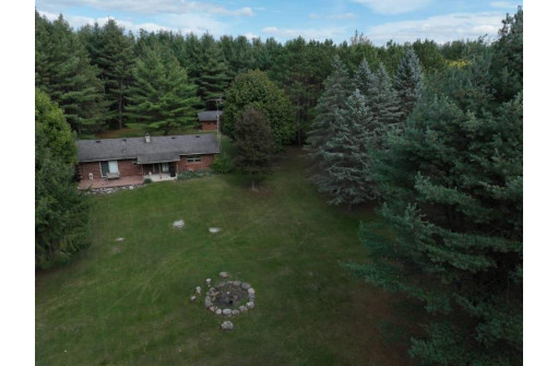 483 County Road I, Oxford, WI 53952