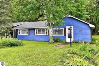 3756 S Lee Point Road Suttons Bay, MI 49682