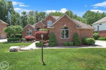 49446 Compass Point Chesterfield Township, MI 48047