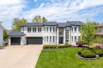 1078 Forest Bay Drive Waterford, MI 48328