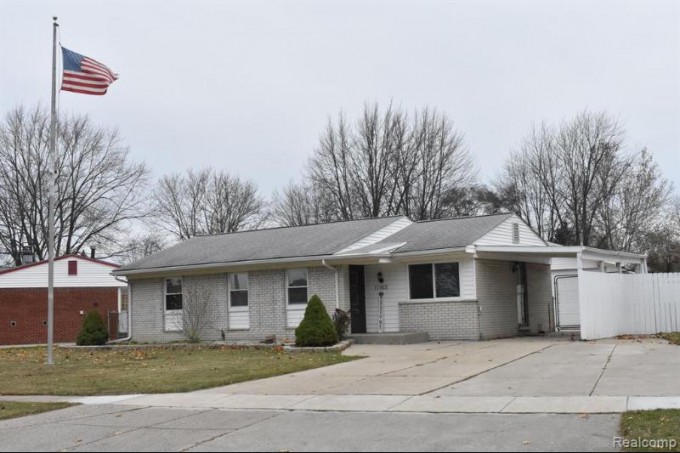 11163 Jackson Street Belleville, MI 48111