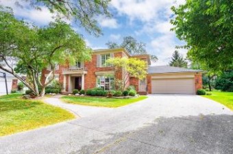 491 Coventry Ln Grosse Pointe Woods, MI 48236