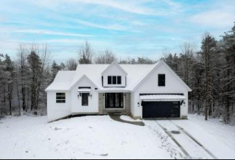 2731 Serenity Pines Drive Fennville, MI 49408