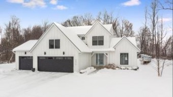 3075 Deer Haven Drive Jenison, MI 49428