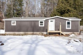 8617 Robinhood Drive Montague, MI 49437