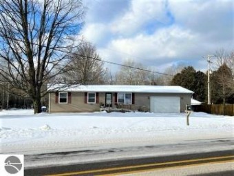 11960 Goose Road Honor, MI 49640