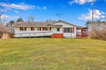 1964 N County Line Road Blanchard, MI 49310