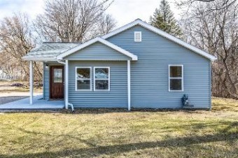 7190 Lakeshore Road Lakeport, MI 48059