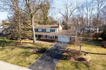 30564 Georgetown Drive Beverly Hills, MI 48025