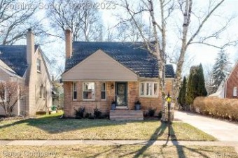 13365 Winchester Avenue Huntington Woods, MI 48070