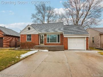 22500 Alexander Street Saint Clair Shores, MI 48081