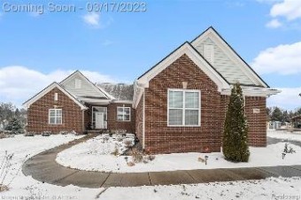 8269 Meadowridge Clarkston, MI 48348