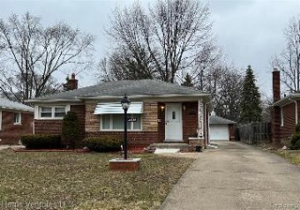 20625 Woodland Street Harper Woods, MI 48225