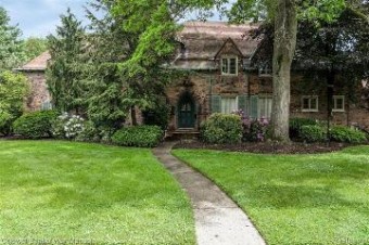 166 Ridge Road Grosse Pointe Farms, MI 48236