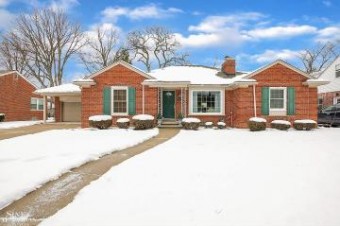 1356 Fairholme Grosse Pointe Woods, MI 48236