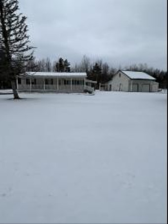 1689 Pinconning Pinconning, MI 48650