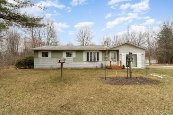 13249 Hemlock Chesaning, MI 48616