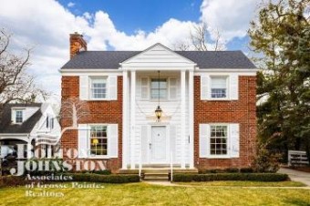 1341 S. Oxford Grosse Pointe Woods, MI 48236