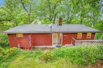 4123 S Shore Drive Delton, MI 49046