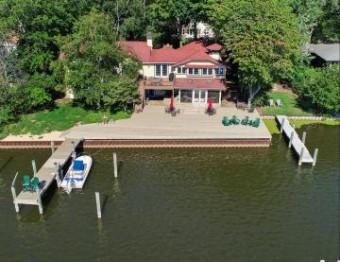 64 Lakeview Drive Saugatuck, MI 49453