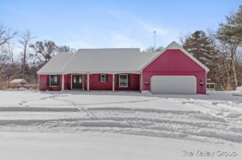 6463 Crooked Creek Drive Howard City, MI 49329