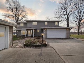 652 Island Grass Lake, MI 49240