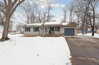 132 Clyde James Road Pleasant Lake, MI 49272