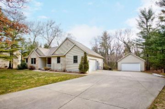 7624 Wiczer Drive Whitehall, MI 49461