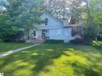 1084 W Higgins Lake Drive Roscommon, MI 48653