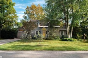 426 N Lincoln Suttons Bay, MI 49682