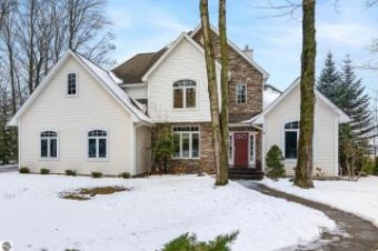 13157 Robins Ridge Charlevoix, MI 49720