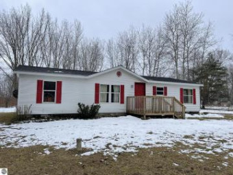 5459 W Bradford Road Shepherd, MI 48883