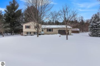 2592 Pine Breeze Drive Interlochen, MI 49643