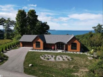 2176 S Ridge Road Lake Leelanau, MI 49653