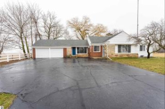 3476 N Mission Road Rosebush, MI 48893