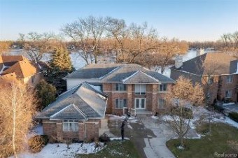 2661 Cove Bay Drive Waterford, MI 48329