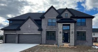 3871 Macaw Dr Troy, MI 48083