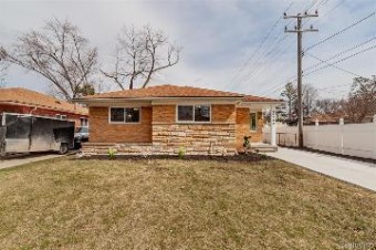 24230 Jerome Street Oak Park, MI 48237