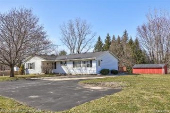 12063 Birch Run Road Birch Run, MI 48415