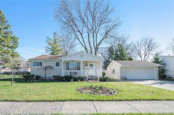 32329 Balmoral Street Garden City, MI 48135