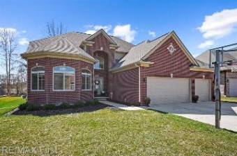 18820 Bedford Drive Clinton Township, MI 48038