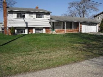 38199 Mallast Street Harrison Township, MI 48045