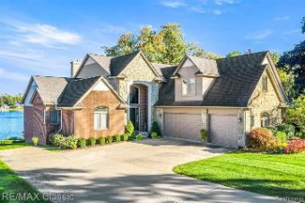 4792 Driftwood Drive Commerce Township, MI 48382