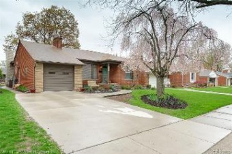 1063 Anita Avenue Grosse Pointe Woods, MI 48236