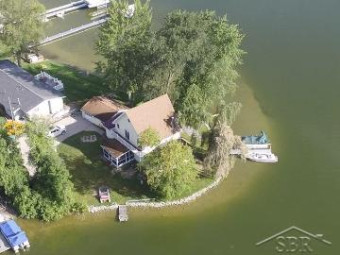 5372 Lake Shore Weidman, MI 48893