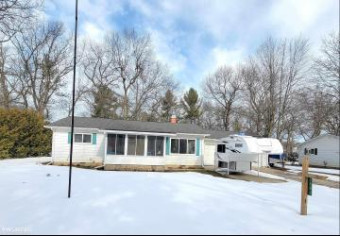 7386 Easy St. Caseville, MI 48725