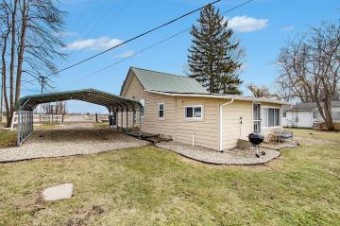 48020 68th Street Hartford, MI 49057