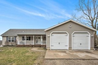 127 Hamilton Lane Dowling, MI 49050