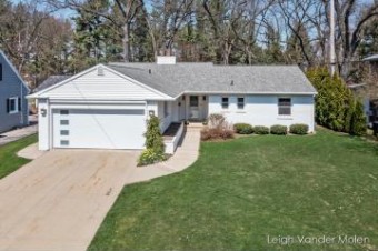 2011 Argentina Drive Se East Grand Rapids, MI 49506